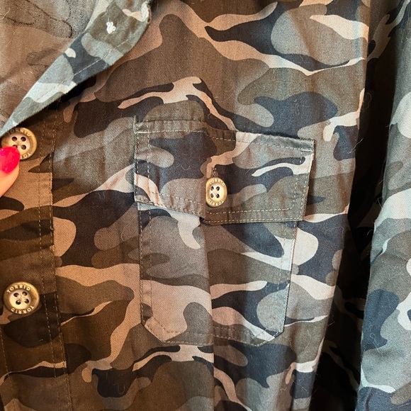 Torrid Camo Twill Anorak Button Down Utility Jacket Size 4 - Picture 9 of 10